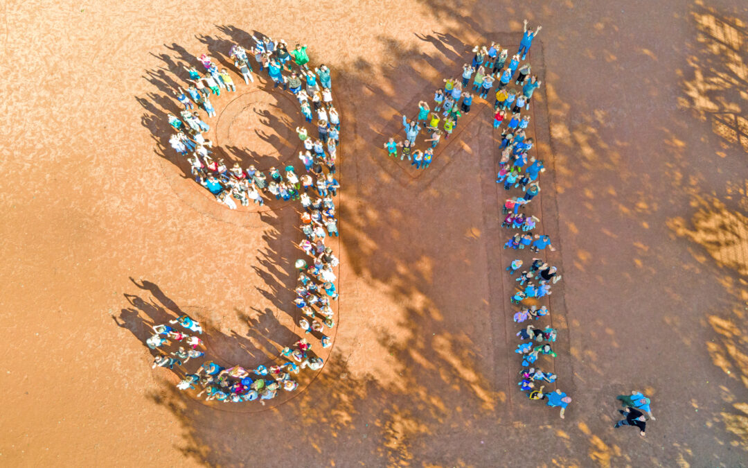 Hurra, am 02.10.2025 wird unsere Sandschule 125 Jahre alt!